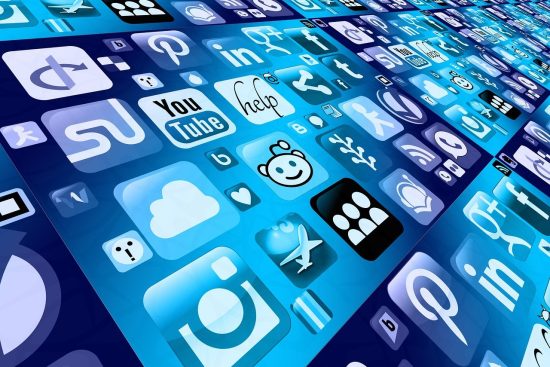 entdecken sie die kunst des networking! verbinden sie sich mit gleichgesinnten, erweitern sie ihr berufliches netzwerk und eröffnen sie neue möglichkeiten für ihre karriere. nutzen sie konferenzen, online-plattformen und soziale medien, um wertvolle kontakte zu knüpfen und ihr potenzial zu entfalten.