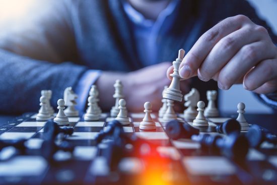 entdecken sie effektive ansätze und techniken zur entwicklung einer wettbewerbsfähigen strategie, die ihrem unternehmen hilft, sich in einem dynamischen marktumfeld abzuheben.